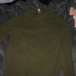 H&M oversized sweater size: L